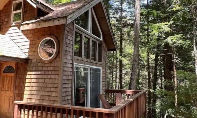 Little River Cabina | Jimmy’s Hike In cabin A tranquil retreat, family, and romantic getaway