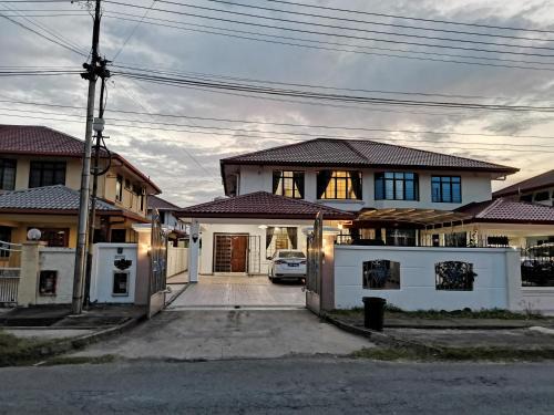 Kota Kinabalu Casa | Jiuhao Homestay 九号民宿 15pax Stay Near Airport & City by Greenage