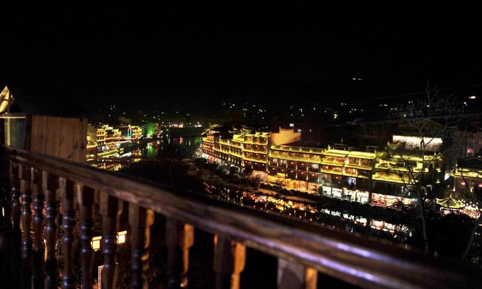 Fenghuang Casa | Jiuqi Guest House (九栖客栈)