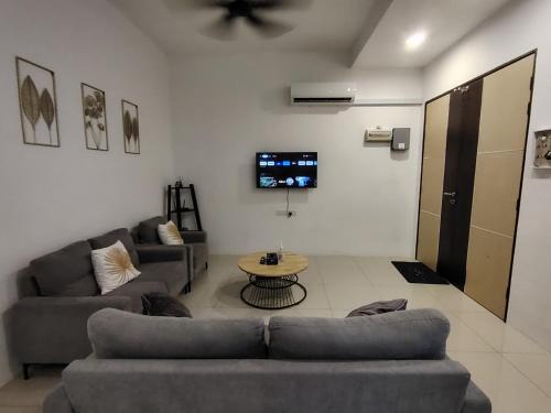 Miri Casa | JNJ Miri Homestay - Miri Serene Shangrila, Luak with 4-bedroom