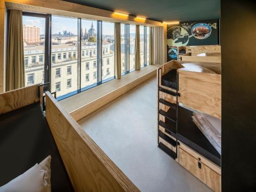 Rudolfsheim-Funfhaus Hostal | JO&JOE Vienna