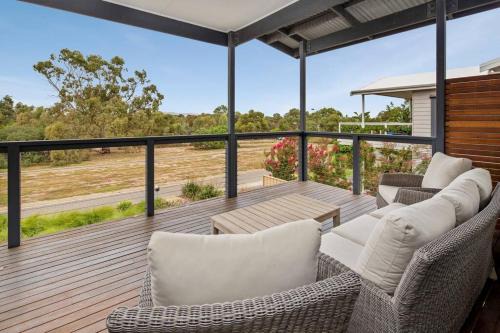 Aldinga Beach Casa | Jo's Sanctuary- 4 Bdrms Sleeps 10 Beach & scrub