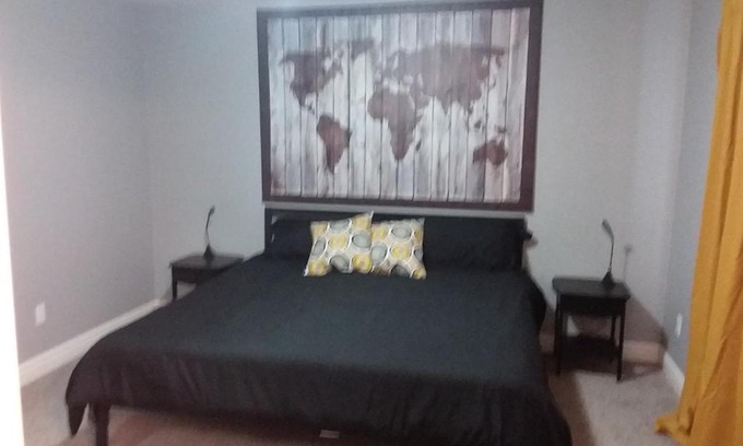 Mayerthorpe Apartamento | Joanne's Cozy Hideaway