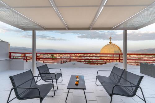 Aigio Apartamento | John's city center roof studio flat -panorama view