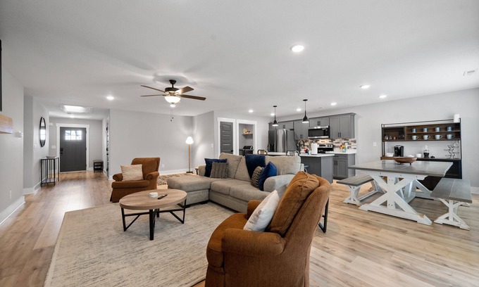 Clarksville Casa | John's Place 1365 Isaiah Drive