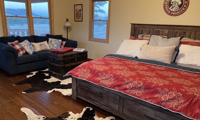 Helena Cabina | John Wayne Cabin...with incredible views!