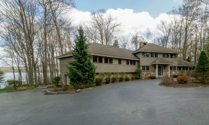 Blakeslee Casa | Johnny Appleseed- Lakefront Home with Private Dock and Community Pool