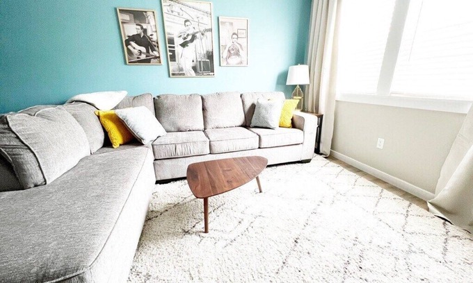 Custer Apartamento | Johnny Cash "The Rambler" Suite on Main