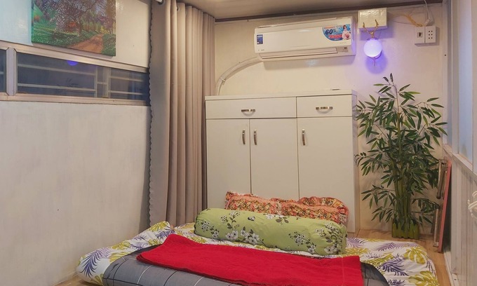 District 12 Cama Y Desayuno | Johnny homestay, bed and breakfast, smarthome, quiet, amenities