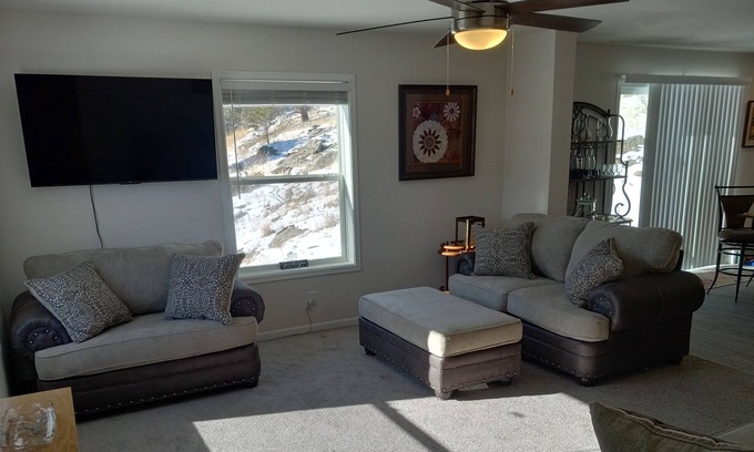 Drake Casa | Johnny Lo's Garage. Brand new comfy home. 420 friendly / monthly rates available