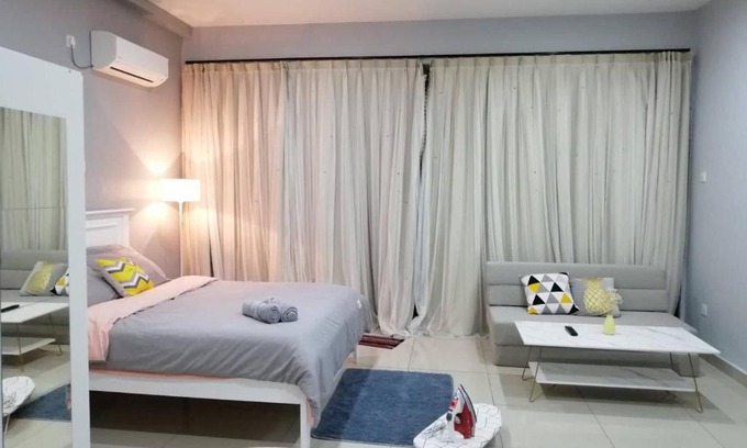 Taman Mount Austin Apartamento | Johor Austin TOPPEN Romantic 2pax WIFI Homestay
