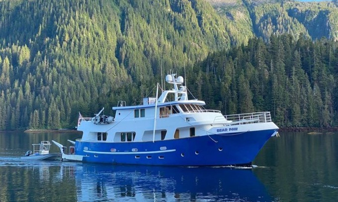 Friday Harbor Alquiler De Eote | Join Bear Paw, your 90' private charter yacht cruising the San Juan Islands, WA