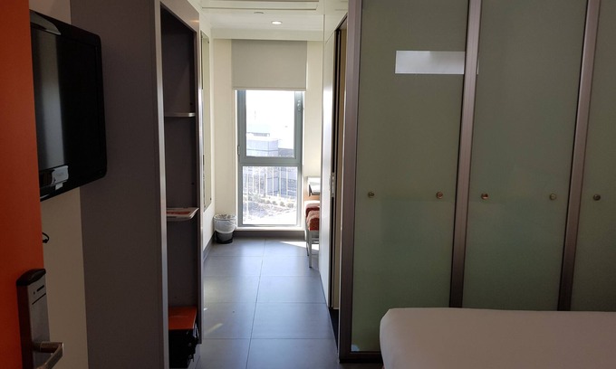 Jebel Ali Free Zone Hotel | JOIN INN HOTEL Jebel Ali, Dubai ( formerly easyhotel )