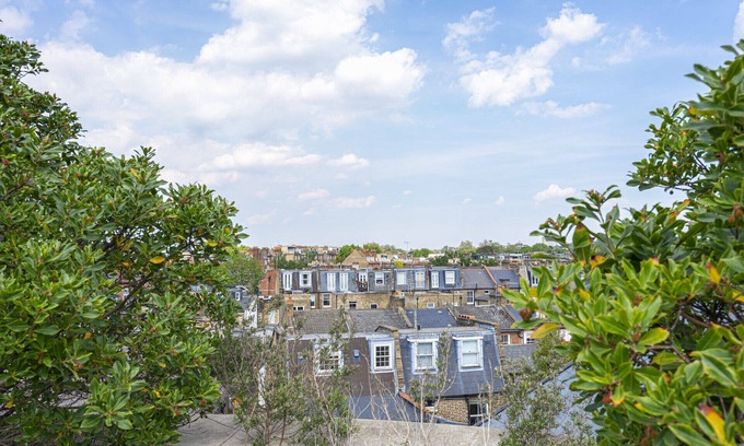 Addison Apartamento | JOIVY Architectural gem w/ pool & terrace in West London