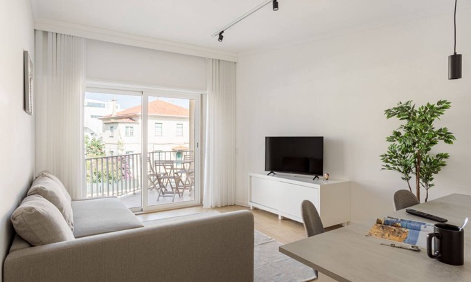Parede Apartamento | JOIVY Cosy apt in Parede near the beach