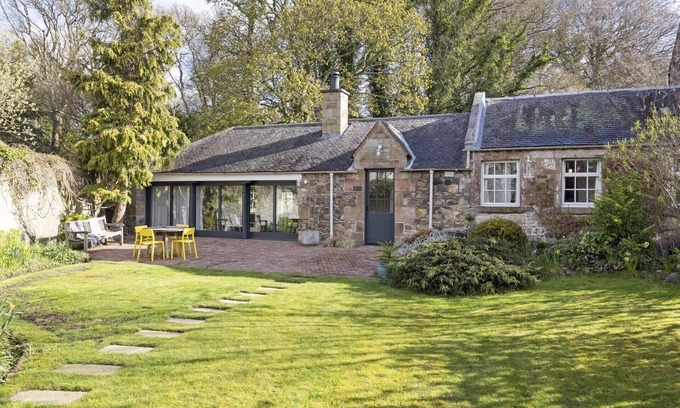 Dunbar Cabaña | JOIVY Idyllic 2-bed cottage w/ garden & patio