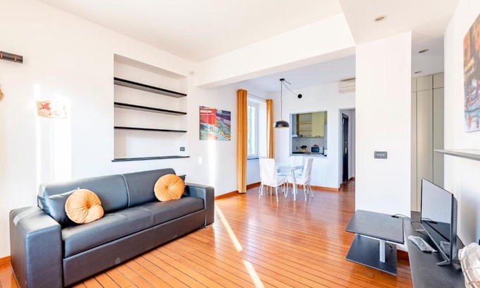 Sturla Apartamento | JOIVY Modern flat next to the sea