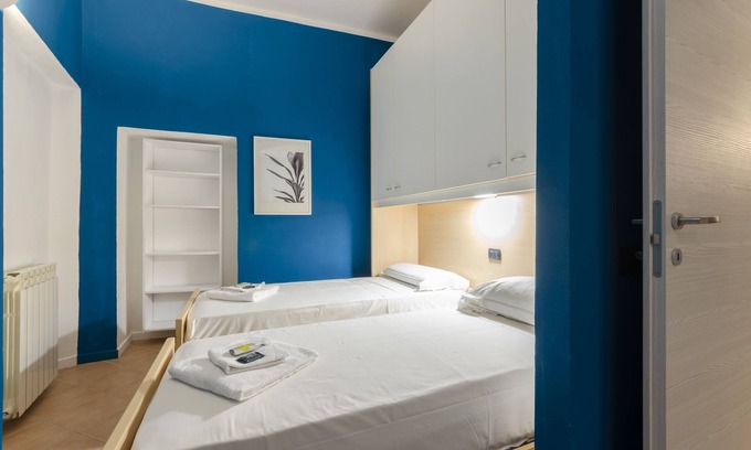 Molo Apartamento | JOIVY Warm Family Flat For 9, Near Porto Antico