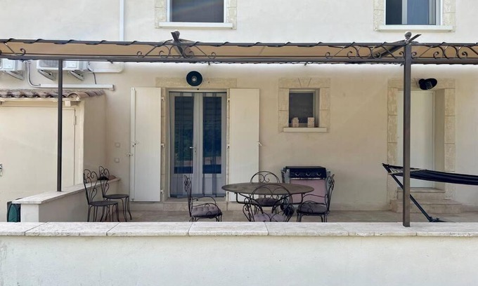 Barbentane Apartamento | Joli appartement dans maison de campagne