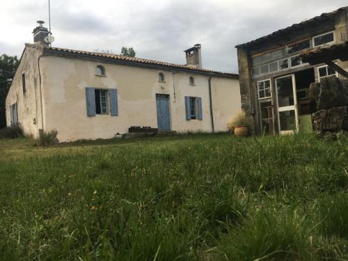 Leogeats Casa | Jolie maison ancienne adaptée aux petits groupes - Maison Peyri