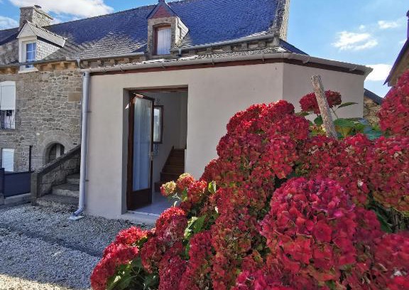 Megrit Casa | JOLIE MAISON DE VILLAGE