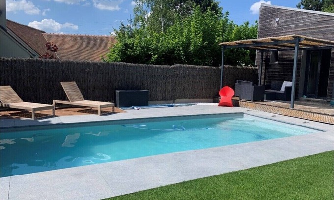 Fondettes Casa | Jolie Maison Proche de Tours Avec Piscine Chauffée et Terrasse Privée