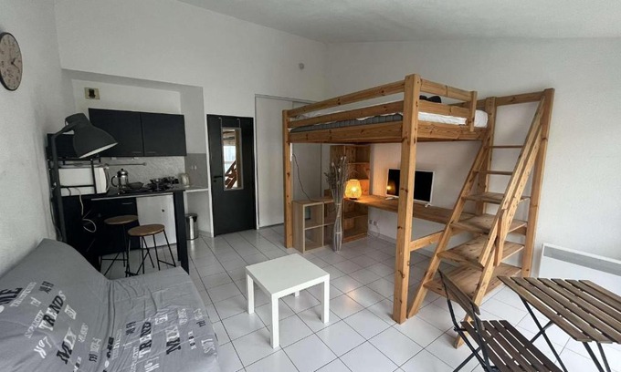 Nimes City Centre Apartamento | Jolie Studio centre de Nimes
