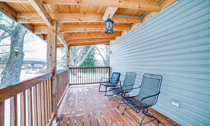 Jones Mills Casa | Jones Mills Vacation Rental: Near Skiing & Hiking!