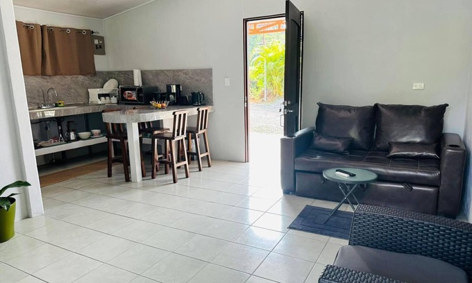 Chachagua Casa | Jonka House - Oasis privado con Lago y Piscina en el Arenal