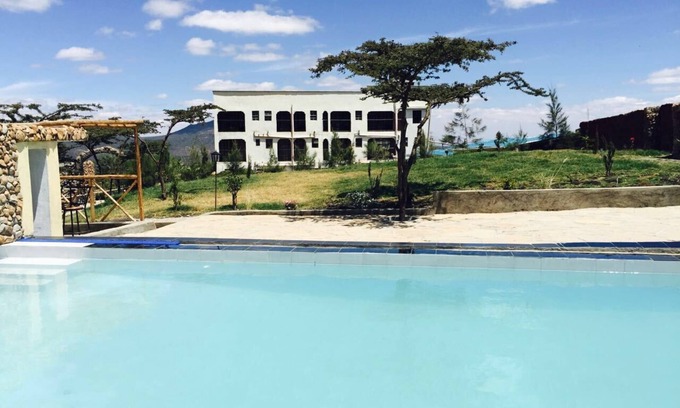 Kiserian Casa | Jordan Breeze