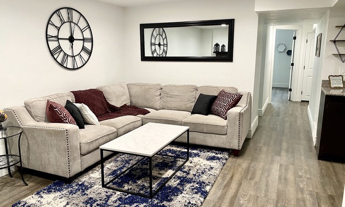 West Jordan Apartamento | Jordan Landing Gem: 3 BR Apt, Pet Friendly