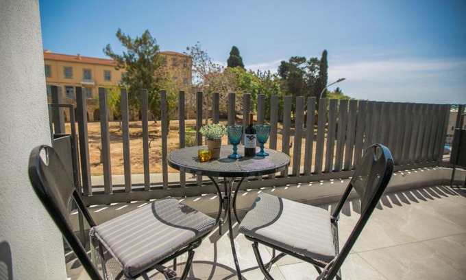 Old Town Apartamento | Joseph'Spot Paphos Center