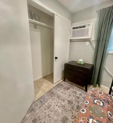Joslyn Castle Apartamento | Joslyn Studio Perfect for 1-2