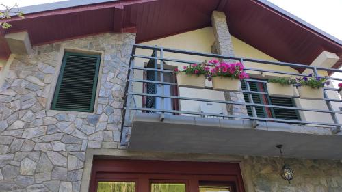 Dolna Matka Casa | Jovanov Residence - Remote & Accessible