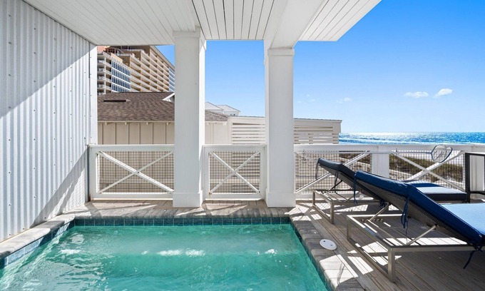 Crescent Beach Casa | "Joy by the Sea" | Private heatable pool | Beach Front | Family Activities nearby