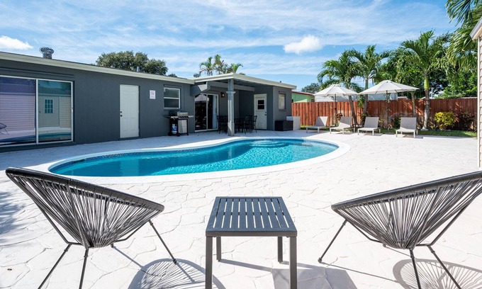 Driftwood Casa | Joyful 3 Bedrooms House with Private Pool & Game Room