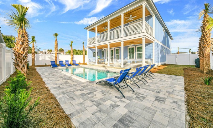 Bid-a-wee Beach Casa | Joyful Sound by AvantStay | Walk to the Beach