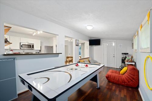 OST - South Union Casa | Joyful Stay Near Med Center Ping Pong Air Hockey