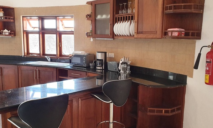 Mombasa Complejo | Joys Beach Apartment H2 Serana Road