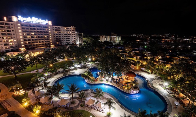 Maribago Complejo | JPark Island Resort & Waterpark
