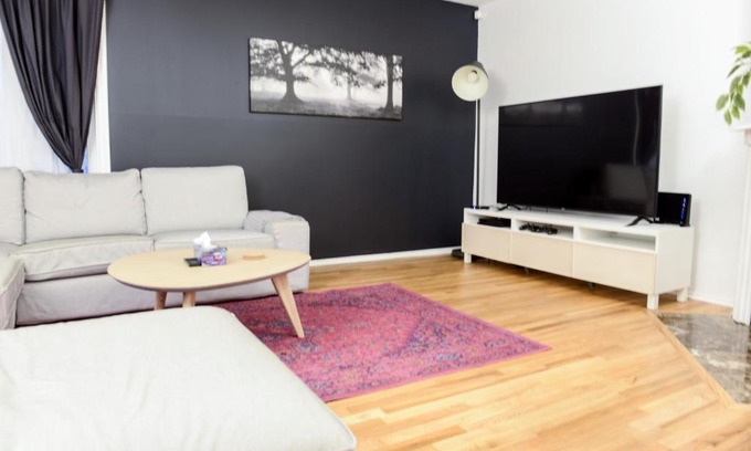 Industrial Park Casa | JstLikeHome - Getaway