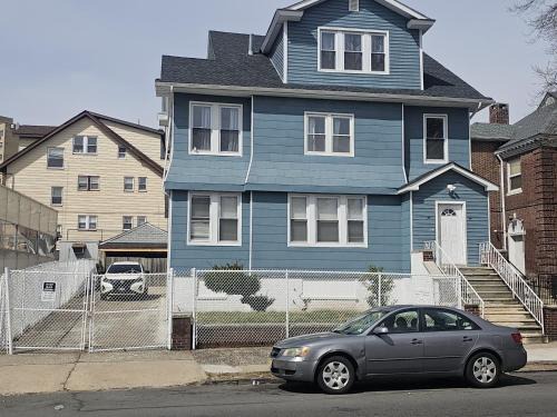 Weequahic Apartamento | Judees Comfort 1 Charming 1 bedroom Studio walking distance to Hospital Public Transportation to New York City Airport Downtown Newark Restaurants and night life