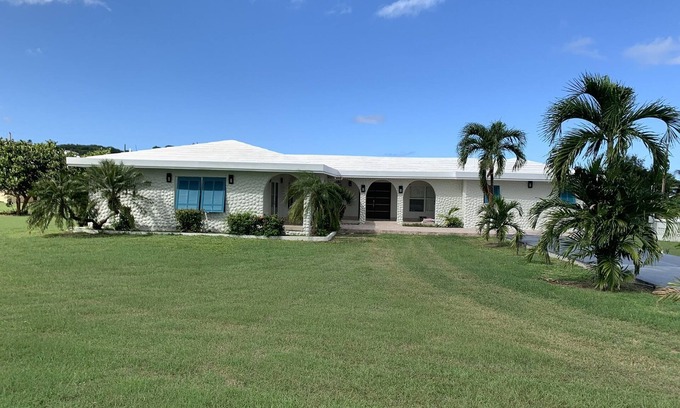 Judith's Fancy Casa | Judith's Fancy Aqua Blue in a secure neighborhood & walking distance to beach.