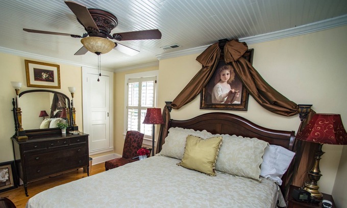 Chimney Rock Casa | JUDY'S ROOM-Chimney Rock Manor