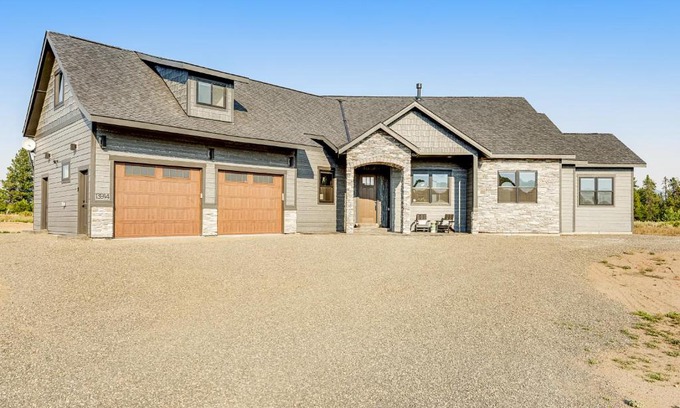 McCall Casa | Jug Handle Gem