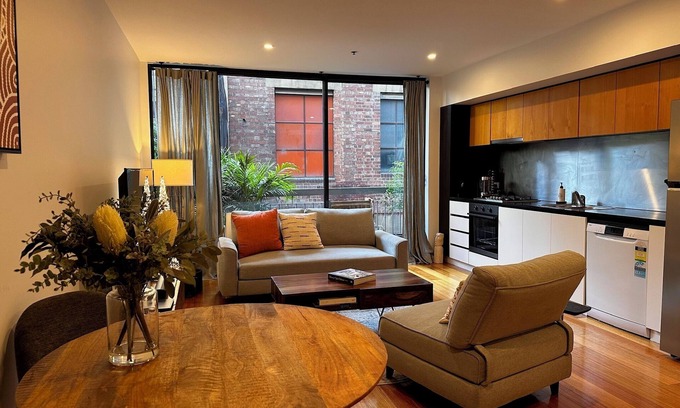 Chinatown Apartamento | Juliet: Beautiful CBD Laneway apartment, Parking option