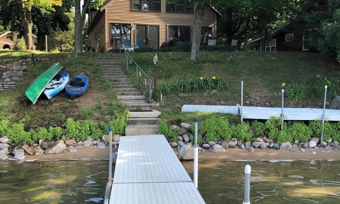Coloma Casa | ¡Reserve sus vacaciones de verano en 2020 en Pleasant lake getaway!