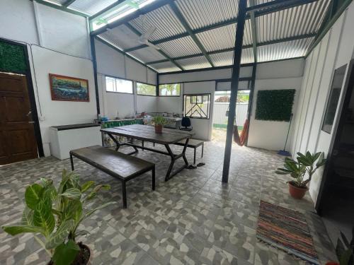 Golfito Casa | Jungle Container Escape