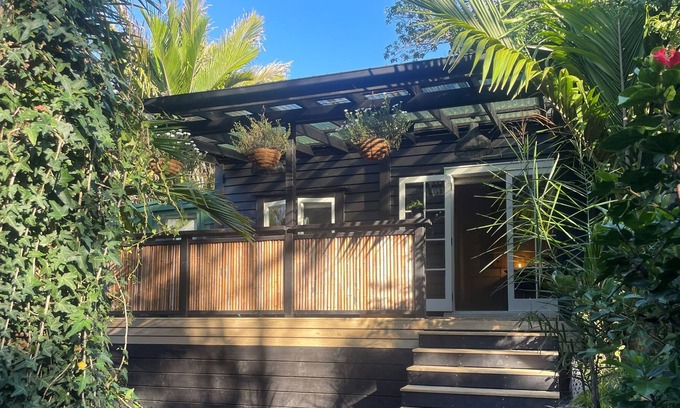 Palm Beach Cabaña | Jungle Cottage Escape