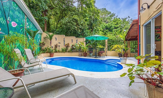 Manuel Antonio Casa | Jungle Home: Pool, Large Balcony, Bedrooms w AC